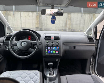 Сірий Фольксваген Туран, об'ємом двигуна 1.6 л та пробігом 262 тис. км за 5500 $, фото 16 на Automoto.ua