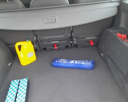 Серый Фольксваген Туран, объемом двигателя 1.9 л и пробегом 350 тыс. км за 2600 $, фото 4 на Automoto.ua