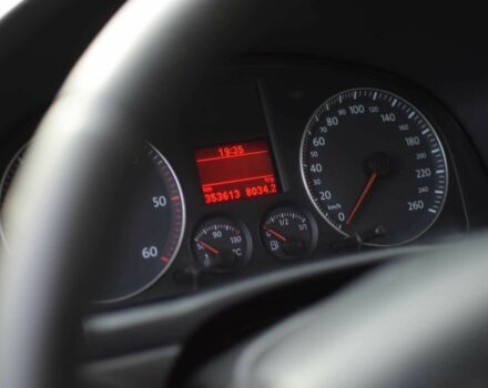 Серый Фольксваген Туран, объемом двигателя 2 л и пробегом 370 тыс. км за 4950 $, фото 14 на Automoto.ua