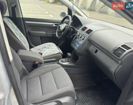 Сірий Фольксваген Туран, об'ємом двигуна 1.6 л та пробігом 262 тис. км за 5500 $, фото 13 на Automoto.ua