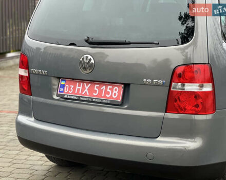 Сірий Фольксваген Туран, об'ємом двигуна 1.6 л та пробігом 173 тис. км за 5900 $, фото 9 на Automoto.ua