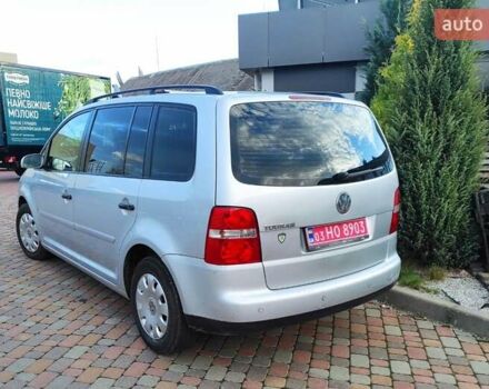 Серый Фольксваген Туран, объемом двигателя 1.6 л и пробегом 220 тыс. км за 5550 $, фото 31 на Automoto.ua