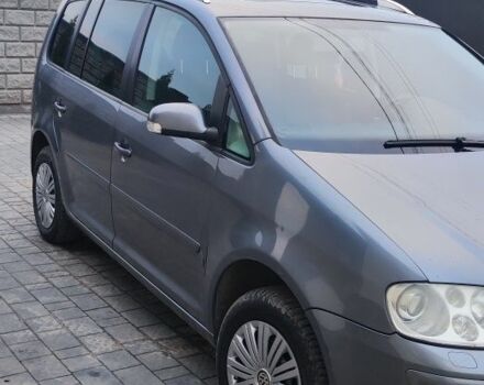 Сірий Фольксваген Туран, об'ємом двигуна 2 л та пробігом 310 тис. км за 5800 $, фото 6 на Automoto.ua