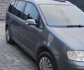 Сірий Фольксваген Туран, об'ємом двигуна 2 л та пробігом 310 тис. км за 5800 $, фото 6 на Automoto.ua