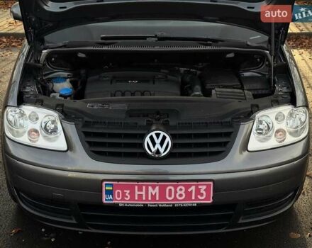 Серый Фольксваген Туран, объемом двигателя 1.6 л и пробегом 223 тыс. км за 6300 $, фото 17 на Automoto.ua