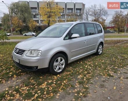 Серый Фольксваген Туран, объемом двигателя 1.6 л и пробегом 280 тыс. км за 5250 $, фото 6 на Automoto.ua