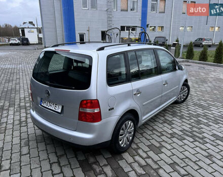 Сірий Фольксваген Туран, об'ємом двигуна 1.6 л та пробігом 307 тис. км за 4900 $, фото 11 на Automoto.ua