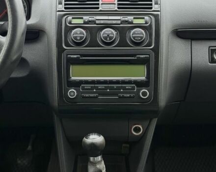 Серый Фольксваген Туран, объемом двигателя 2 л и пробегом 300 тыс. км за 7500 $, фото 9 на Automoto.ua