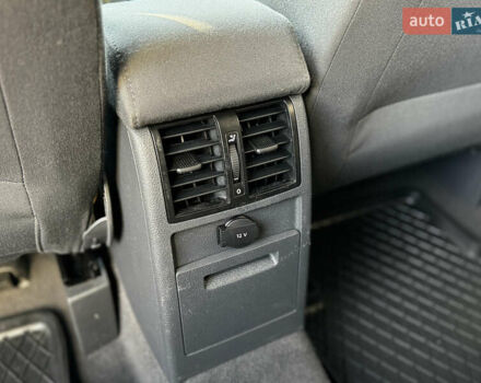 Серый Фольксваген Туран, объемом двигателя 1.9 л и пробегом 205 тыс. км за 5600 $, фото 27 на Automoto.ua