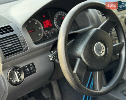 Серый Фольксваген Туран, объемом двигателя 1.9 л и пробегом 205 тыс. км за 5600 $, фото 16 на Automoto.ua