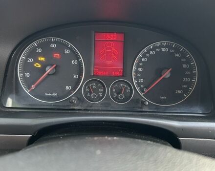 Серый Фольксваген Туран, объемом двигателя 2 л и пробегом 280 тыс. км за 6000 $, фото 7 на Automoto.ua