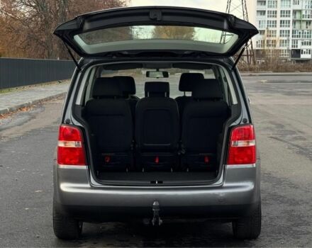 Серый Фольксваген Туран, объемом двигателя 1.6 л и пробегом 223 тыс. км за 6300 $, фото 16 на Automoto.ua