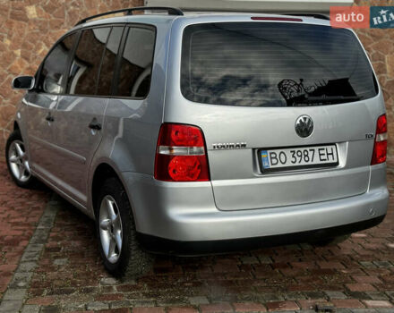 Серый Фольксваген Туран, объемом двигателя 1.9 л и пробегом 205 тыс. км за 5600 $, фото 8 на Automoto.ua