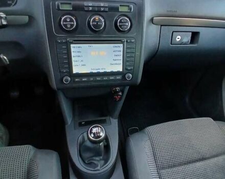 Сірий Фольксваген Туран, об'ємом двигуна 1.6 л та пробігом 235 тис. км за 5900 $, фото 12 на Automoto.ua