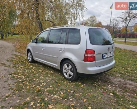 Серый Фольксваген Туран, объемом двигателя 1.6 л и пробегом 280 тыс. км за 5250 $, фото 5 на Automoto.ua