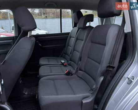 Сірий Фольксваген Туран, об'ємом двигуна 1.6 л та пробігом 307 тис. км за 4900 $, фото 32 на Automoto.ua