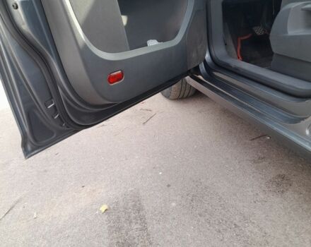 Серый Фольксваген Туран, объемом двигателя 1.9 л и пробегом 350 тыс. км за 2600 $, фото 11 на Automoto.ua