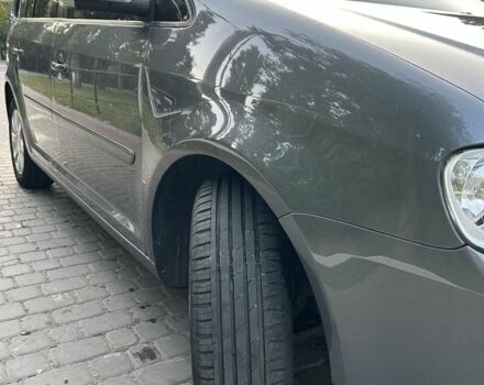 Серый Фольксваген Туран, объемом двигателя 2 л и пробегом 280 тыс. км за 6000 $, фото 15 на Automoto.ua