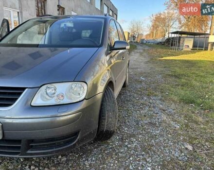 Серый Фольксваген Туран, объемом двигателя 1.9 л и пробегом 224 тыс. км за 6100 $, фото 4 на Automoto.ua