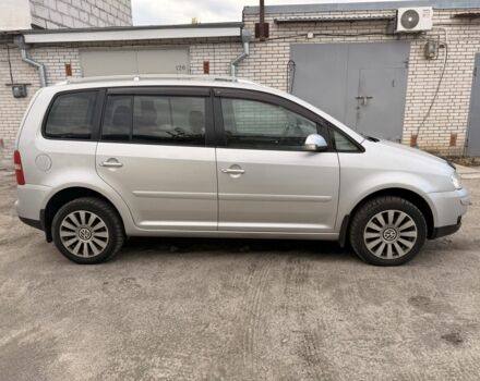 Серый Фольксваген Туран, объемом двигателя 1.6 л и пробегом 261 тыс. км за 5000 $, фото 3 на Automoto.ua