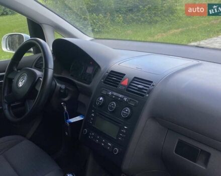Серый Фольксваген Туран, объемом двигателя 1.6 л и пробегом 171 тыс. км за 6000 $, фото 8 на Automoto.ua