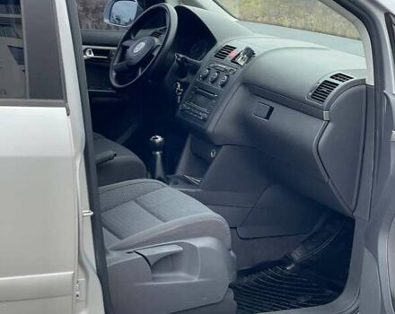 Серый Фольксваген Туран, объемом двигателя 2 л и пробегом 296 тыс. км за 4999 $, фото 25 на Automoto.ua