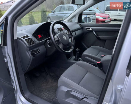 Сірий Фольксваген Туран, об'ємом двигуна 1.6 л та пробігом 307 тис. км за 4900 $, фото 19 на Automoto.ua