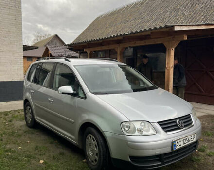 Серый Фольксваген Туран, объемом двигателя 1.9 л и пробегом 306 тыс. км за 5800 $, фото 2 на Automoto.ua