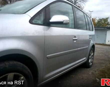 Сірий Фольксваген Туран, об'ємом двигуна 1.9 л та пробігом 300 тис. км за 4200 $, фото 4 на Automoto.ua