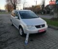 Серый Фольксваген Туран, объемом двигателя 1.6 л и пробегом 252 тыс. км за 5700 $, фото 1 на Automoto.ua