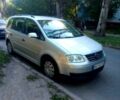 Сірий Фольксваген Туран, об'ємом двигуна 1.6 л та пробігом 230 тис. км за 5200 $, фото 2 на Automoto.ua