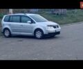 Серый Фольксваген Туран, объемом двигателя 1.98 л и пробегом 457 тыс. км за 4700 $, фото 5 на Automoto.ua