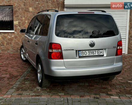 Серый Фольксваген Туран, объемом двигателя 1.9 л и пробегом 205 тыс. км за 5600 $, фото 13 на Automoto.ua