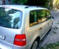 Сірий Фольксваген Туран, об'ємом двигуна 1.6 л та пробігом 230 тис. км за 5200 $, фото 4 на Automoto.ua