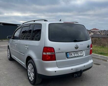 Серый Фольксваген Туран, объемом двигателя 2 л и пробегом 296 тыс. км за 4999 $, фото 14 на Automoto.ua