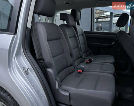 Сірий Фольксваген Туран, об'ємом двигуна 1.6 л та пробігом 307 тис. км за 4900 $, фото 39 на Automoto.ua