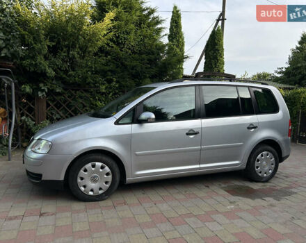 Серый Фольксваген Туран, объемом двигателя 1.6 л и пробегом 230 тыс. км за 5790 $, фото 4 на Automoto.ua