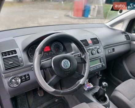 Серый Фольксваген Туран, объемом двигателя 1.97 л и пробегом 320 тыс. км за 6200 $, фото 19 на Automoto.ua