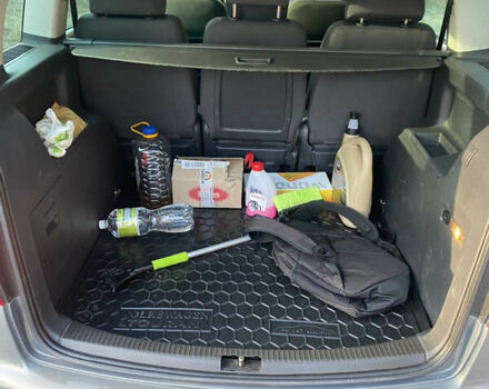 Серый Фольксваген Туран, объемом двигателя 2 л и пробегом 280 тыс. км за 5500 $, фото 7 на Automoto.ua