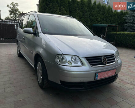 Серый Фольксваген Туран, объемом двигателя 1.6 л и пробегом 230 тыс. км за 5790 $, фото 1 на Automoto.ua