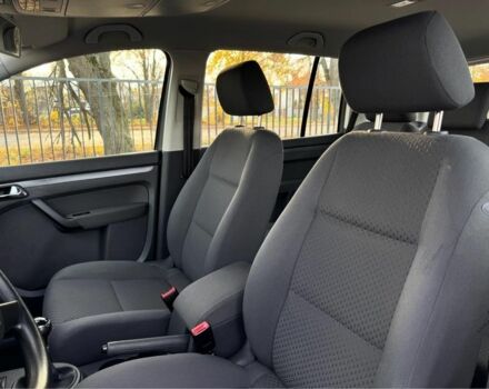 Серый Фольксваген Туран, объемом двигателя 1.6 л и пробегом 223 тыс. км за 6300 $, фото 7 на Automoto.ua