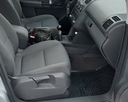 Серый Фольксваген Туран, объемом двигателя 1.6 л и пробегом 225 тыс. км за 5999 $, фото 15 на Automoto.ua