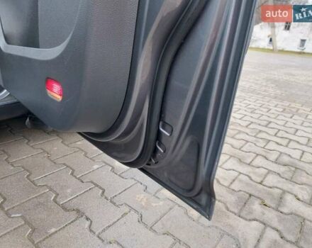 Серый Фольксваген Туран, объемом двигателя 1.97 л и пробегом 320 тыс. км за 6200 $, фото 13 на Automoto.ua