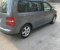Сірий Фольксваген Туран, об'ємом двигуна 2 л та пробігом 280 тис. км за 5100 $, фото 4 на Automoto.ua