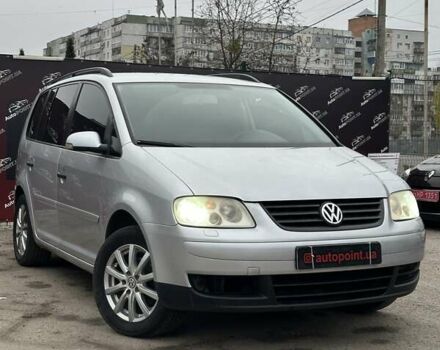 Серый Фольксваген Туран, объемом двигателя 1.6 л и пробегом 338 тыс. км за 5500 $, фото 2 на Automoto.ua