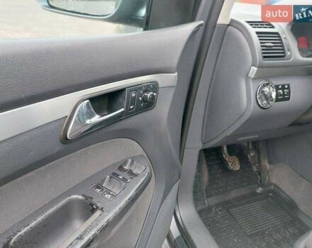 Серый Фольксваген Туран, объемом двигателя 1.97 л и пробегом 320 тыс. км за 6200 $, фото 17 на Automoto.ua