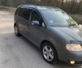 Сірий Фольксваген Туран, об'ємом двигуна 2 л та пробігом 280 тис. км за 5100 $, фото 1 на Automoto.ua