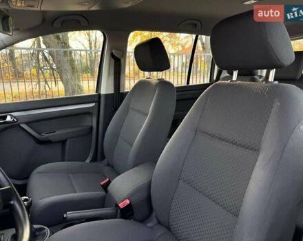 Серый Фольксваген Туран, объемом двигателя 1.6 л и пробегом 223 тыс. км за 6300 $, фото 7 на Automoto.ua