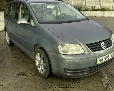 Серый Фольксваген Туран, объемом двигателя 2 л и пробегом 214 тыс. км за 6600 $, фото 60 на Automoto.ua