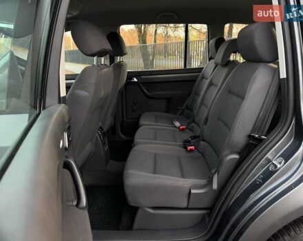 Серый Фольксваген Туран, объемом двигателя 1.6 л и пробегом 223 тыс. км за 6300 $, фото 9 на Automoto.ua